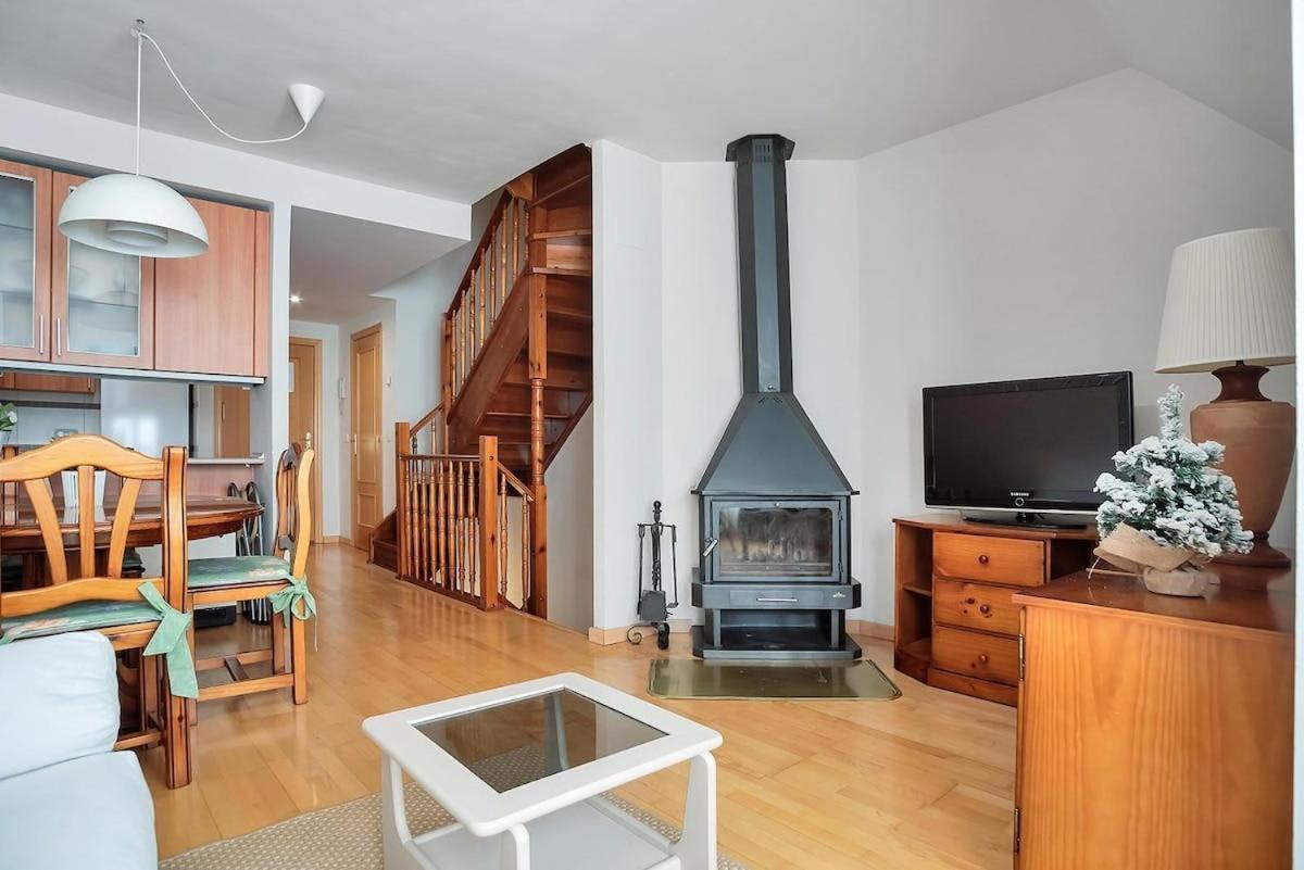 Argualas Triplex Con Piscina 潘蒂科萨 外观 照片