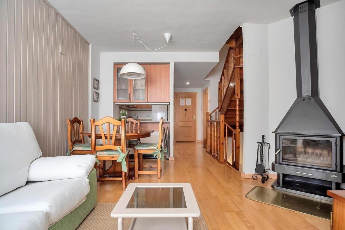 Argualas Triplex Con Piscina 潘蒂科萨 外观 照片